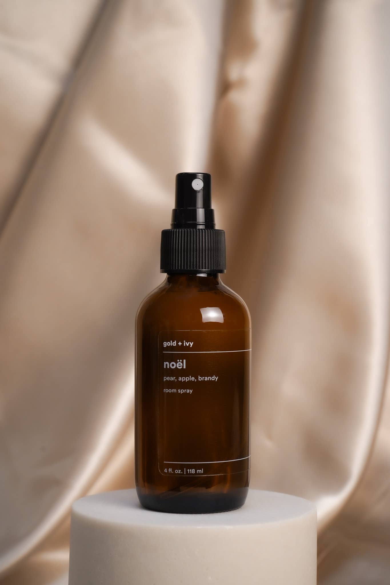 gold + ivy – Großhandel Raum- & Wäschespray – Noël Raumspray - Birne, Apfel, Brandy (Weihnachten/ Feiertag)2