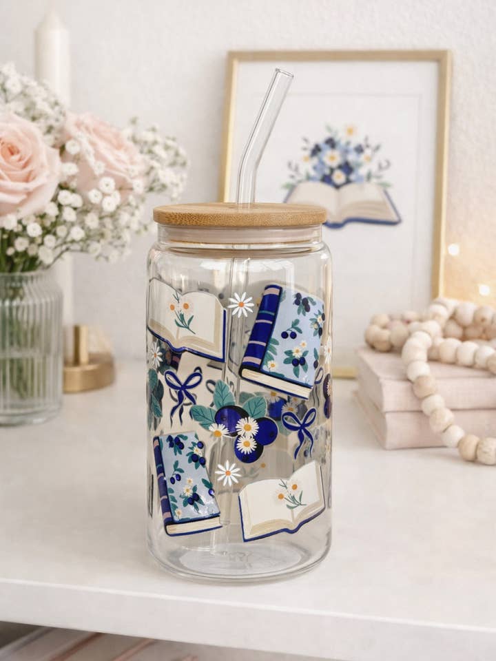Gobelet en verre Blueberry Books avec couvercle et paille double face pour la vente par the cute cloud