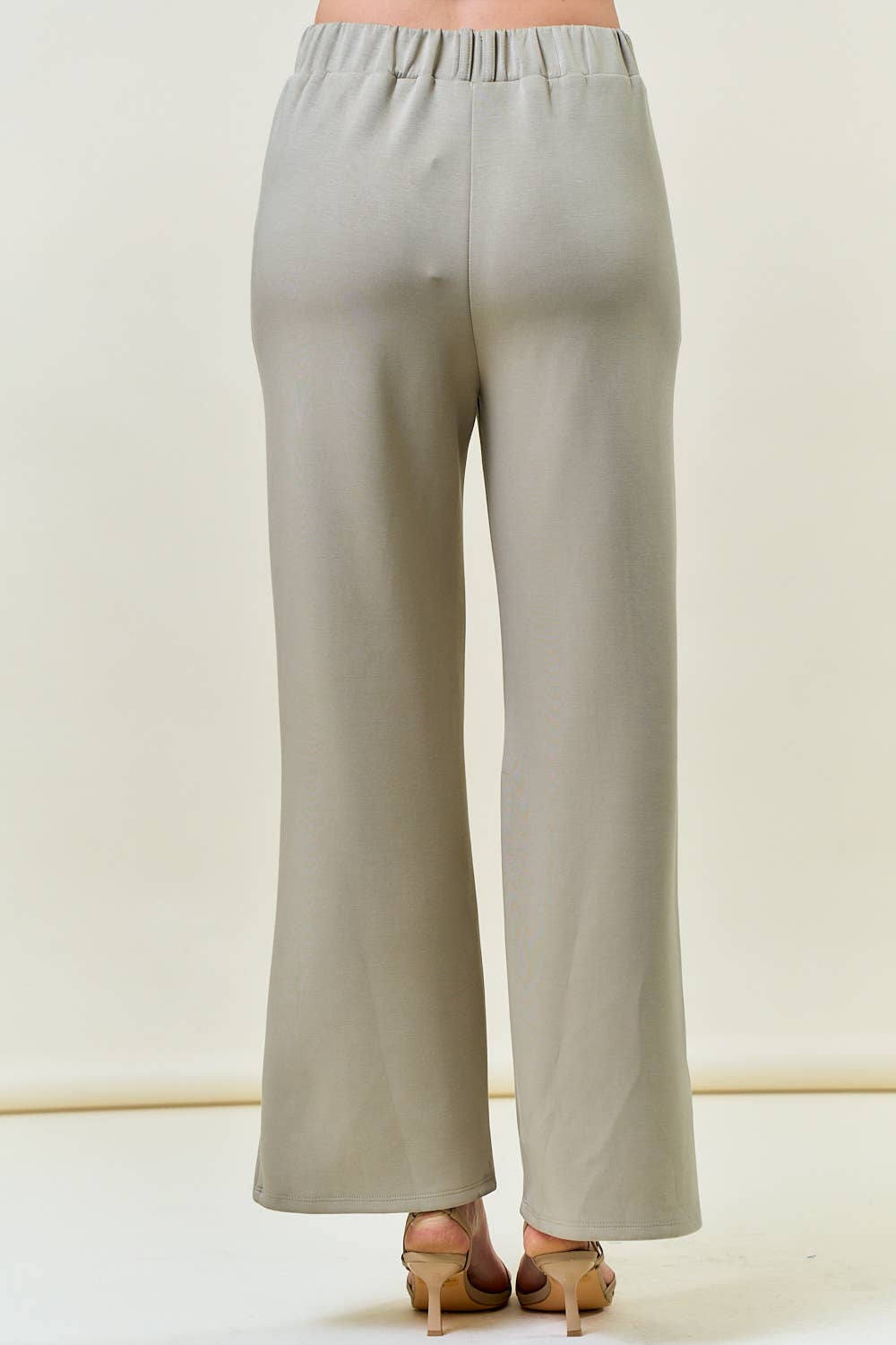 Doe and Rae – Engroshandel Bukser - Dame – SMØRBLØDE BØRSTET MODAL PINTUCK BUKSER - 8839P19