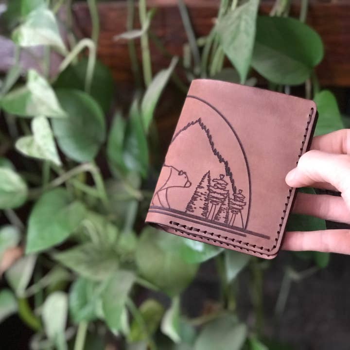 Simply Me • Gentlemen Est. 2017 LLC - Wholesale Wallet - Men's - Brown Bear Bifold Leather Wallet8