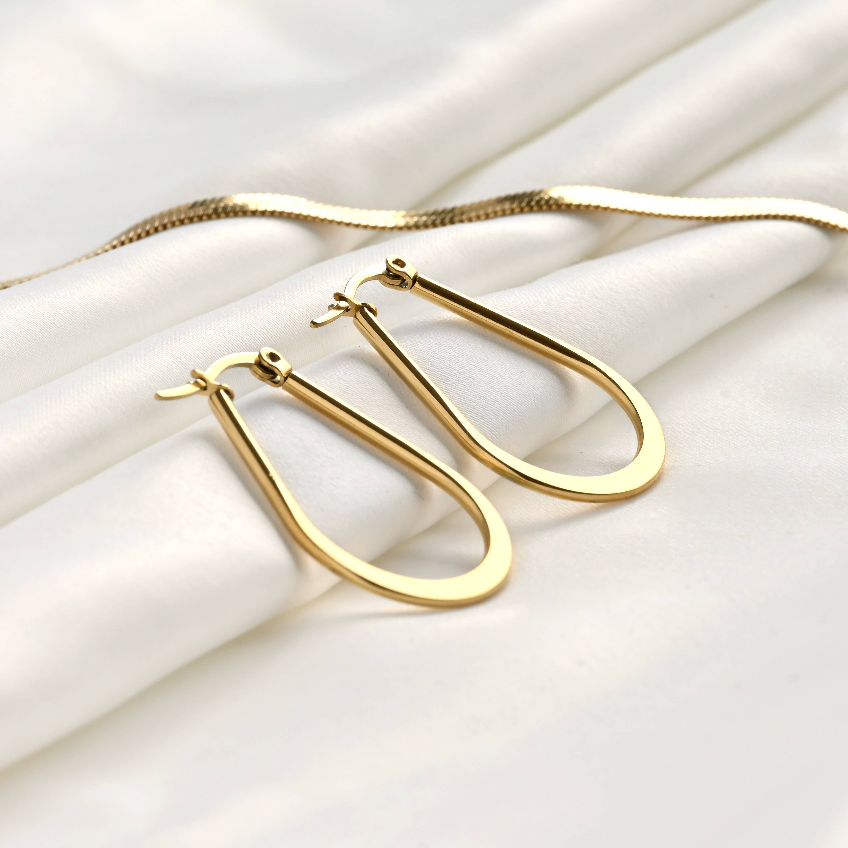 Blueyejewelry – Großhandel Hoops – Flat Teardrop Hoops — wasserdichte, dünne ovale Creolen