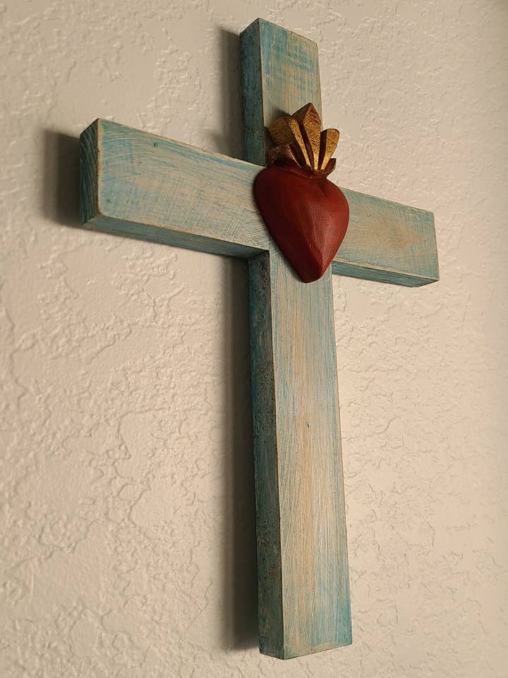 MXDC2- Volkskunst Holzkreuz mit Herz für den Großhandel von Contreras Designs