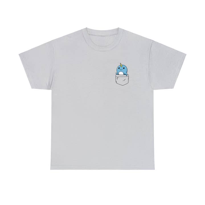 Chemise à poche Narwhal, T-shirt Narval pour adulte pour la vente par Mermaid of Hilton Head