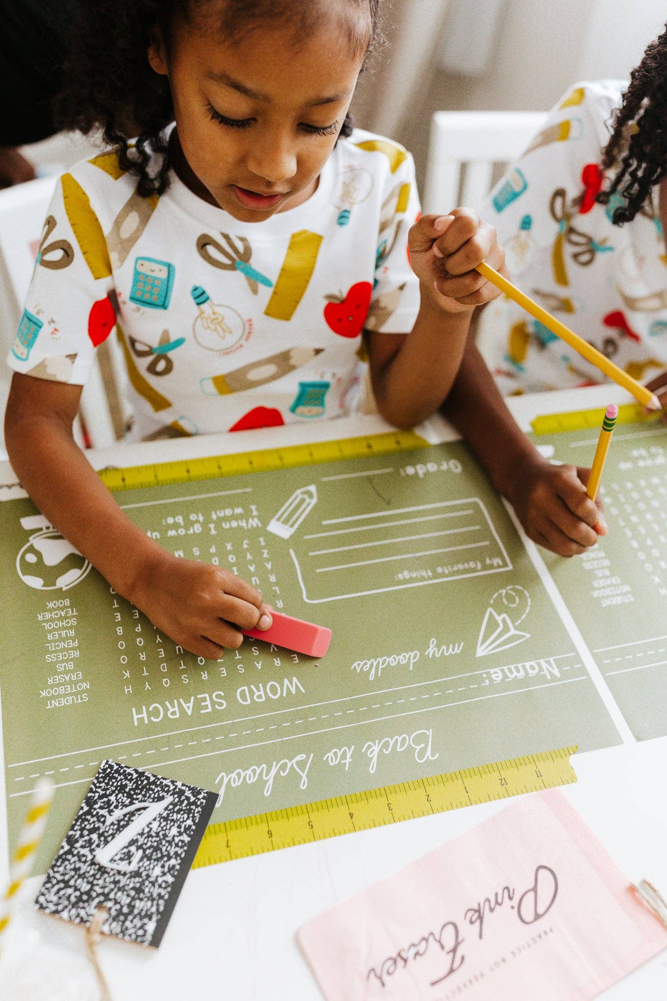 My Mind’s Eye – Engroshandel Engangdækkeserviet – BTS921 - Anledninger Af Shakira - Tilbage Til Skole Grøn Tavle Bordskåner4