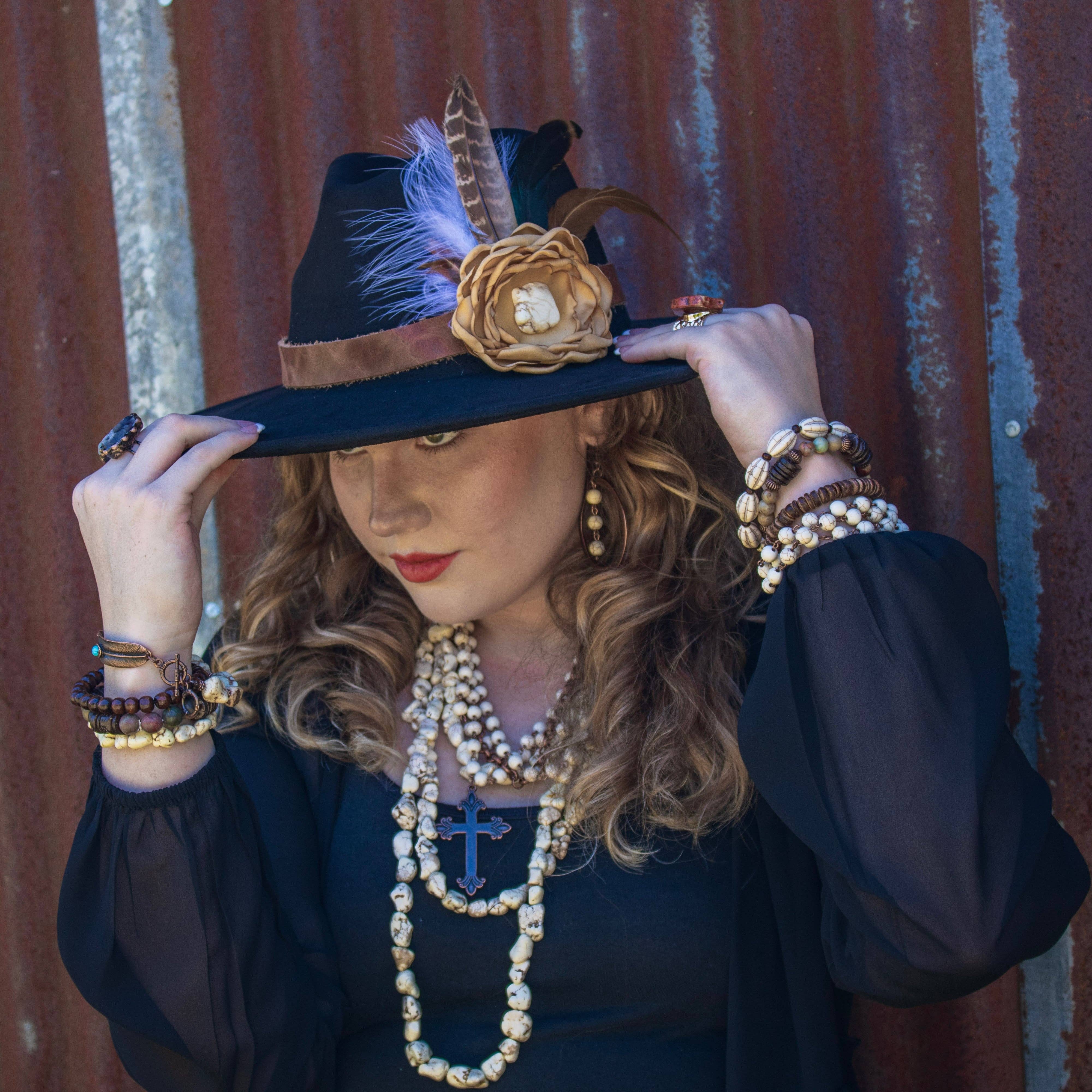 The Jewelry Junkie - Vendita all'ingrosso Collane di perline/perle - Collana a strati con perline boho in turchese bianco 254q3