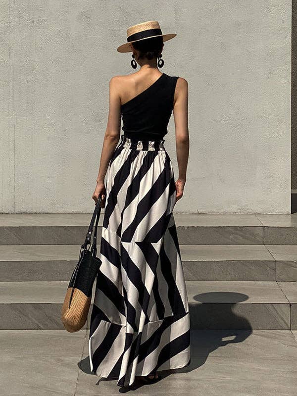 Sheer Trend – wholesale Set med topp och kjol - Dam – Set med randigt omlottlinne med enfärgad axel och kjol6