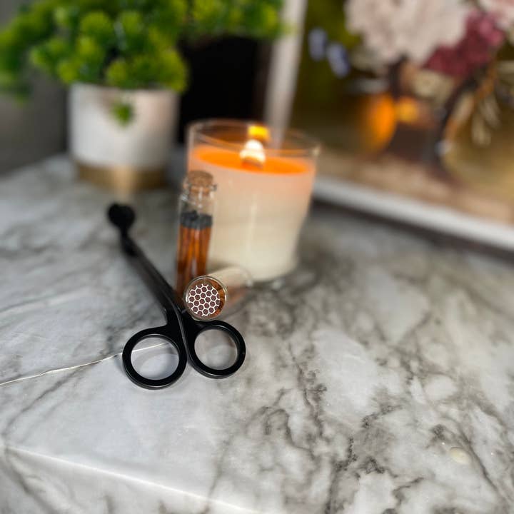 ImpactedScents - Vente Bougie en bocal - Bougie à mèche en bois à la cire de soja noire2