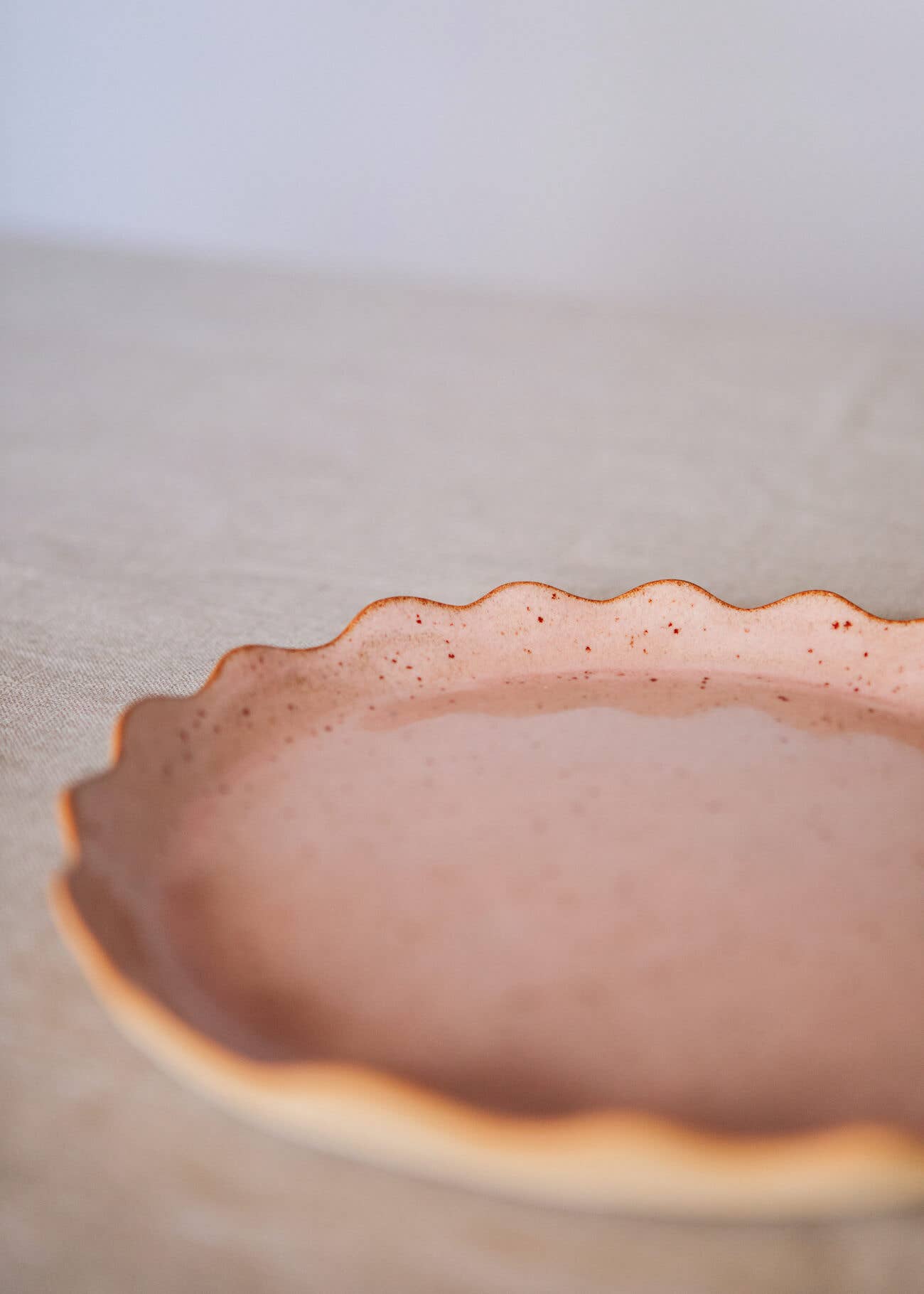 Ohyoko ceramics - Vente Plats - Assiettes en céramique artisanale avec bords ondulés4