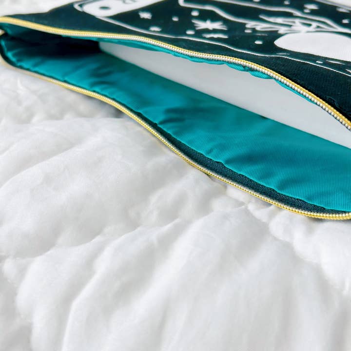 My Secret Copy - Wholesale Pouch - Women's - The Reader Zipper Bag1