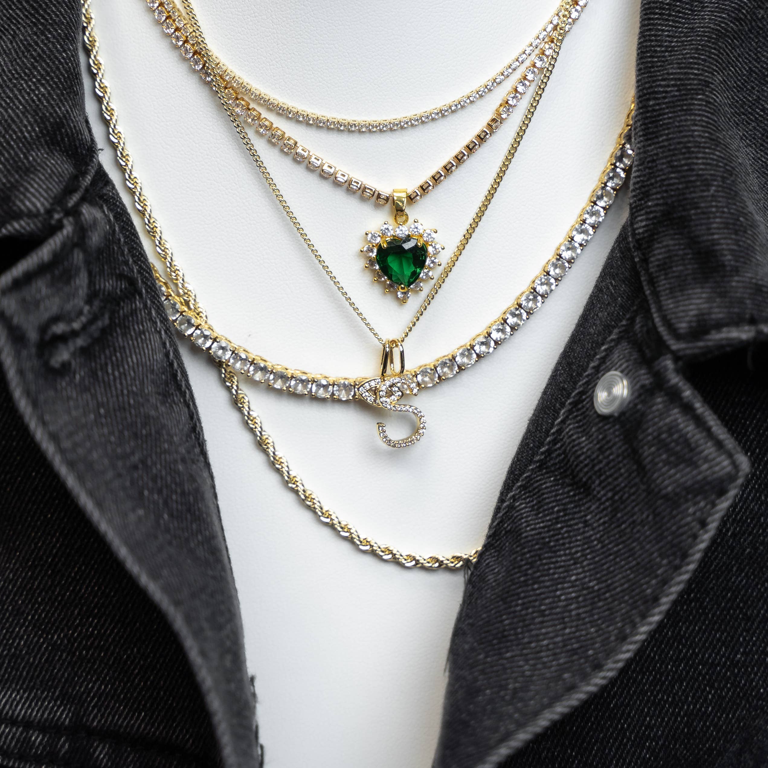 The Sis Kiss - Venta al por mayor Abalorios/colgantes individuales - Elegantes amuletos iniciales7