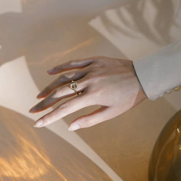 Lindsay Lewis – wholesale Band/Stackad Ring – Ivan Ring1