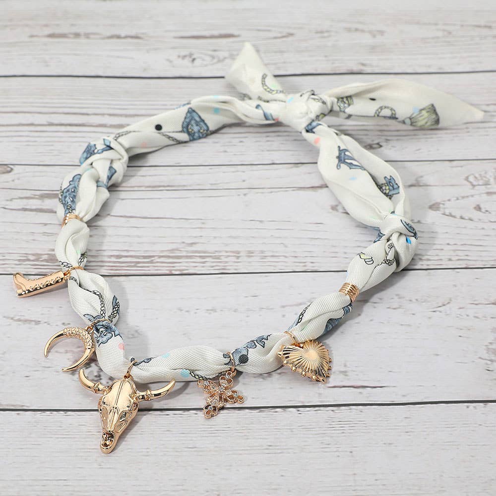 Sensibling Corp. - Vendita all'ingrosso Sciarpa - Donna - Collana con ciondolo a forma di cuore, croce, ferro di cavallo, stivale da cowboy e testa di bue occidentale su sciarpa di stoffa tipo bandana.5