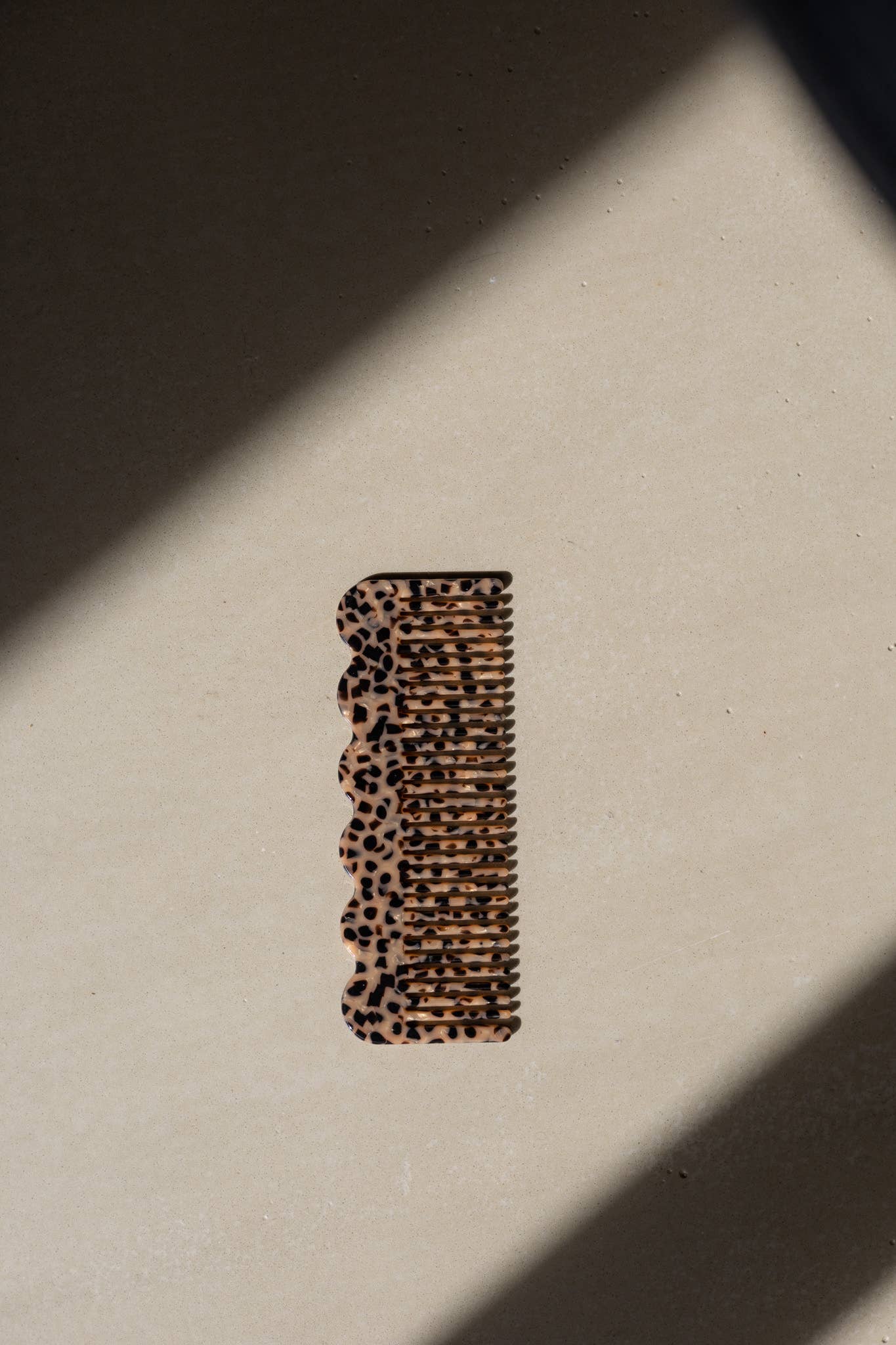 Peignee Paris - Wholesale Haarborstel/kam - Signature kam met wijde tanden in luipaardprint4