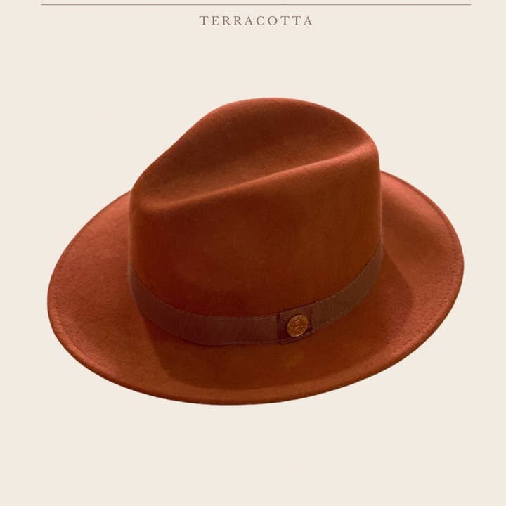 Le Chapeau Terracotta pour la vente par Maison Amour