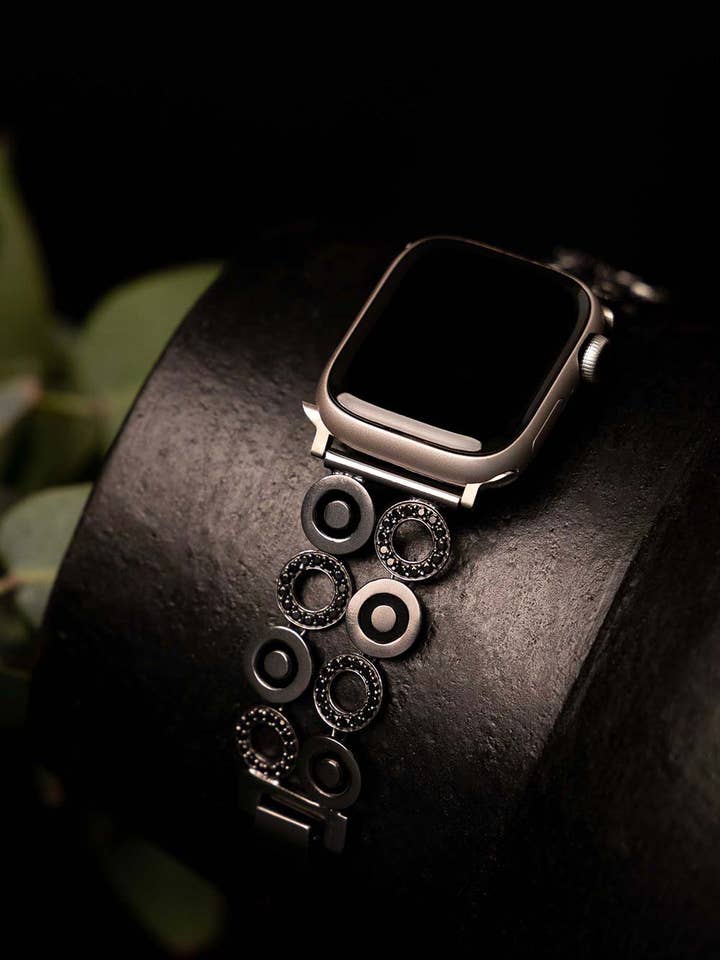 Mandala en diamant - Ébène éternel pour la vente par Maujh