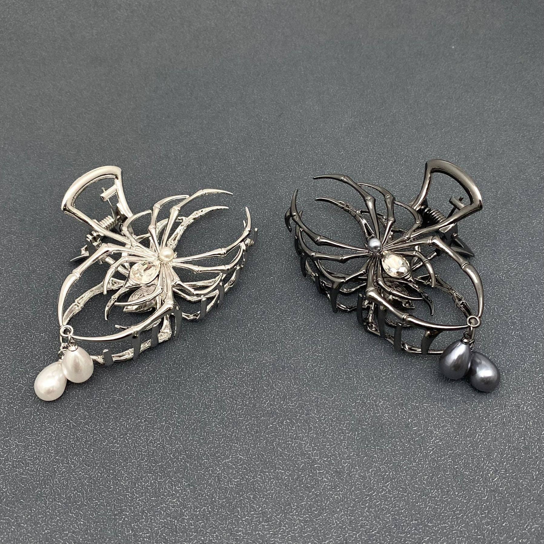 Mio Queena – Großhandel Haarclip – Damen – Große gotische Haarspange mit Spinnendesign - GT1