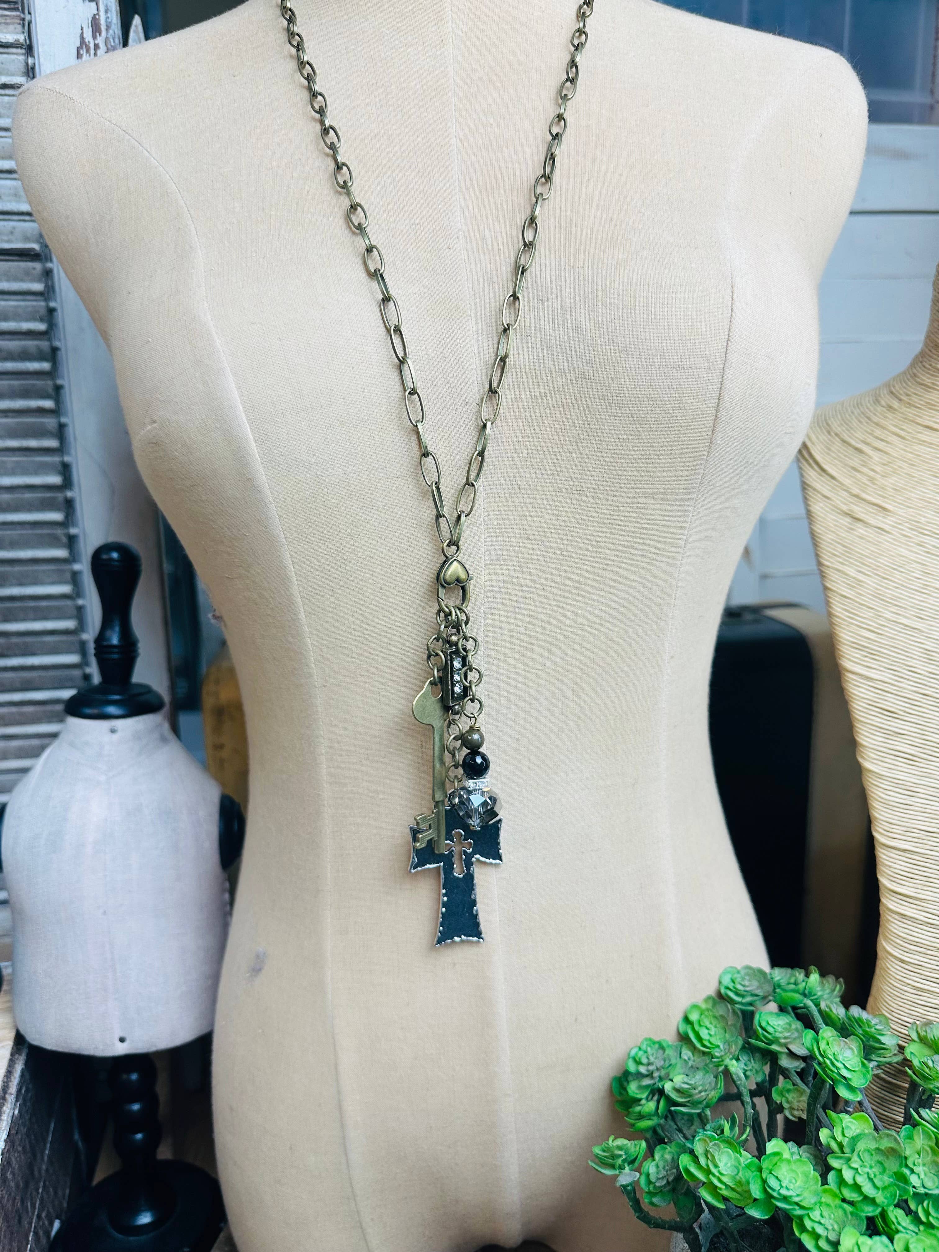 Scooples Jewelry - Wholesale Pendant/Charm Necklace - Majestic Cross1