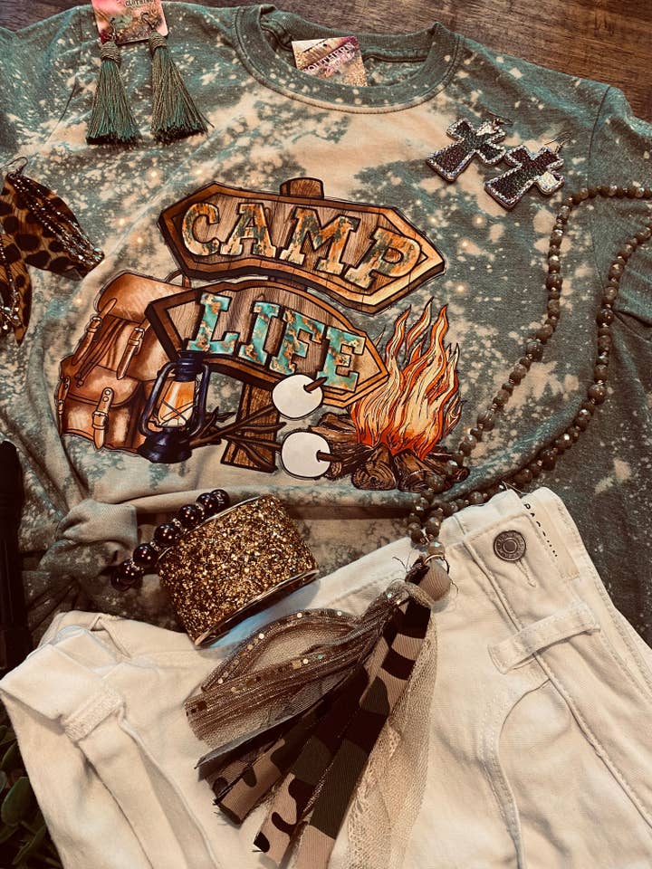 Camp Life - T-shirt style vieilli pour la vente par Southern Fashion