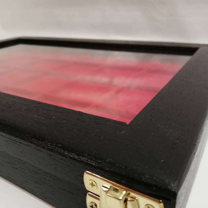 Wooden showcase box for coins for wholesale by Coins&More