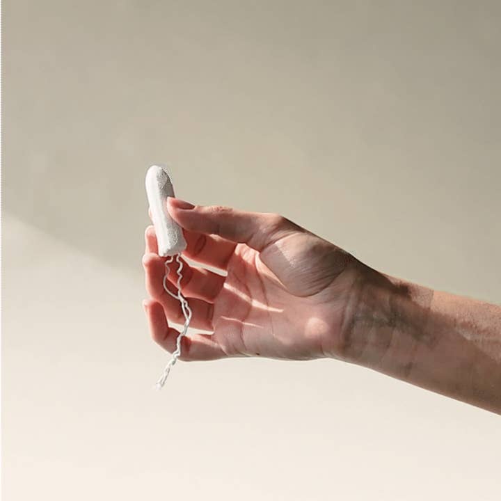Iris + Arlo - Wholesale Tampon - 100% Organic Cotton Non-Applicator Tampons Regural (18)11
