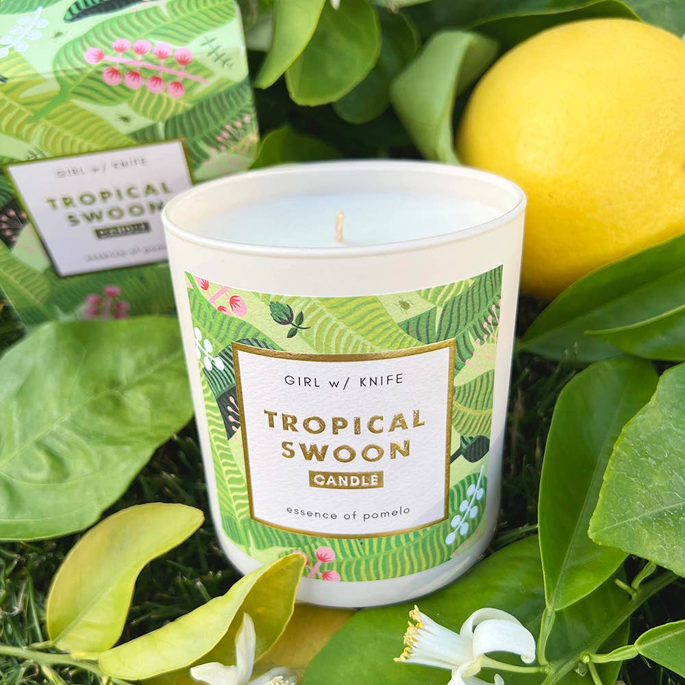 Girl w/ Knife – Großhandel Kerze im Glas / gefüllte Kerze – Tropical Swoon Candle - Essence of Pomelo (Soja-Kokosnuss)3