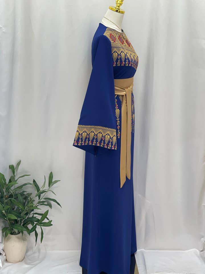 Palestinian Elegance - Vente Robe – femme - Robe Suha Modren Brodée : Une Harmonie Parfaite de Tradition15