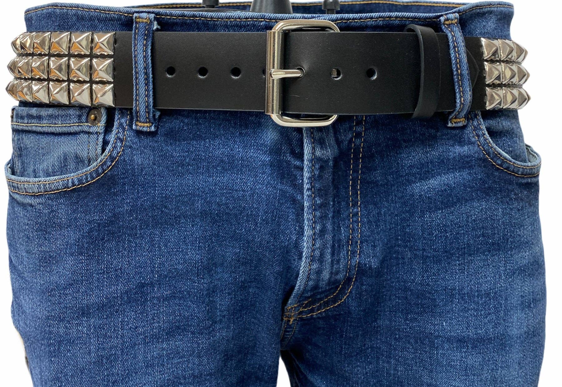 Funk Plus – Großhandel Gürtel – Damen – BT104 Gürtel mit 3 Reihen silberner Pyramidennieten und abnehmbarer Rollenschnalle10