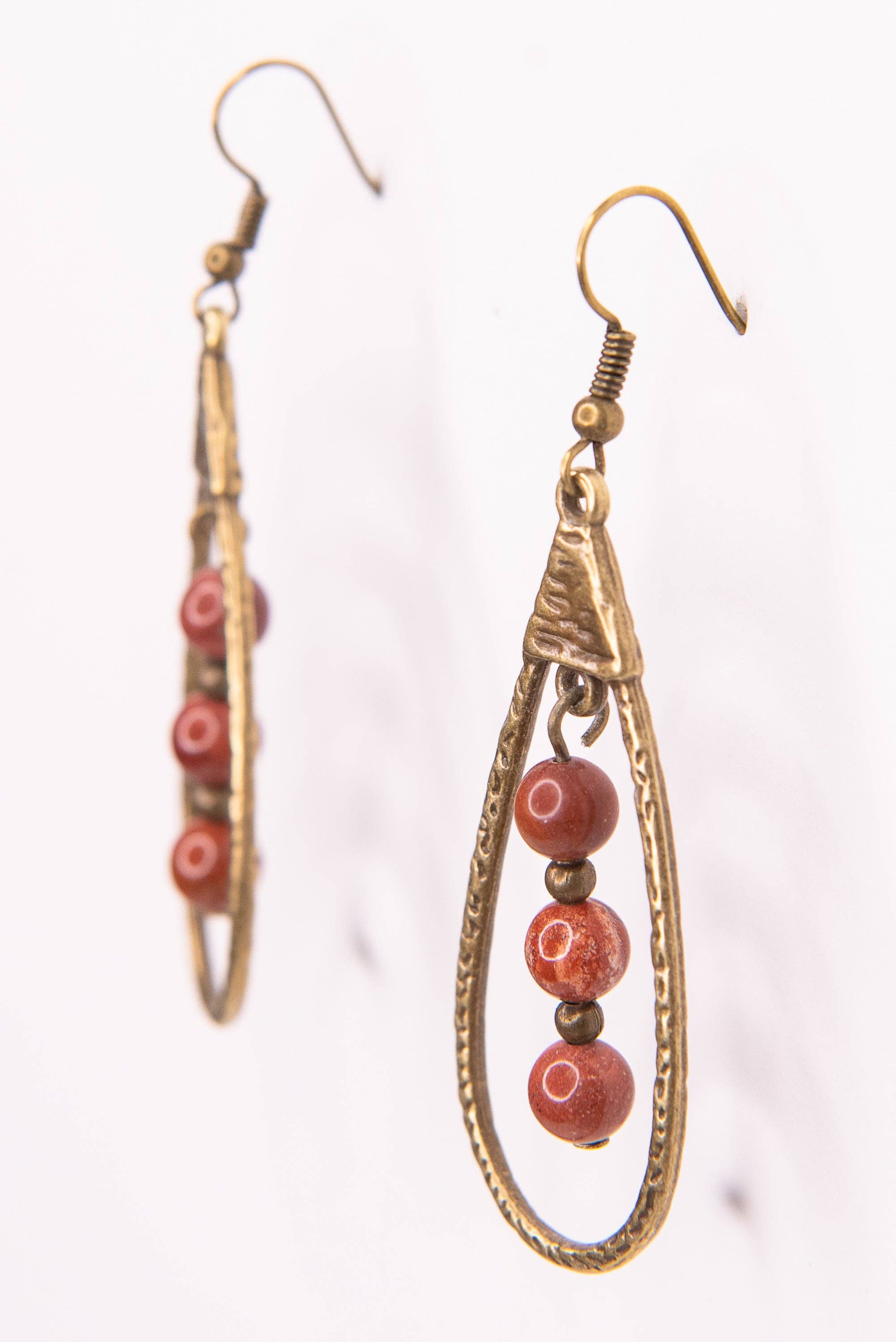 Dylan Designs - Vente Boucles d'oreilles pendantes - Boucles d'oreilles Sherri en rouge2