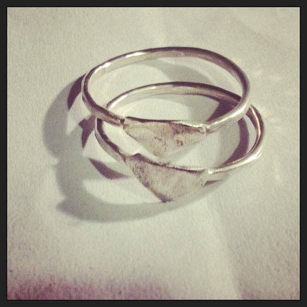 Zahavah Jewelry – Engroshandel Båndring – Trekant ring