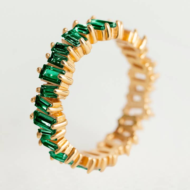 Smaragd baguette guld ring for engroshandel hos Claire Hill Designs