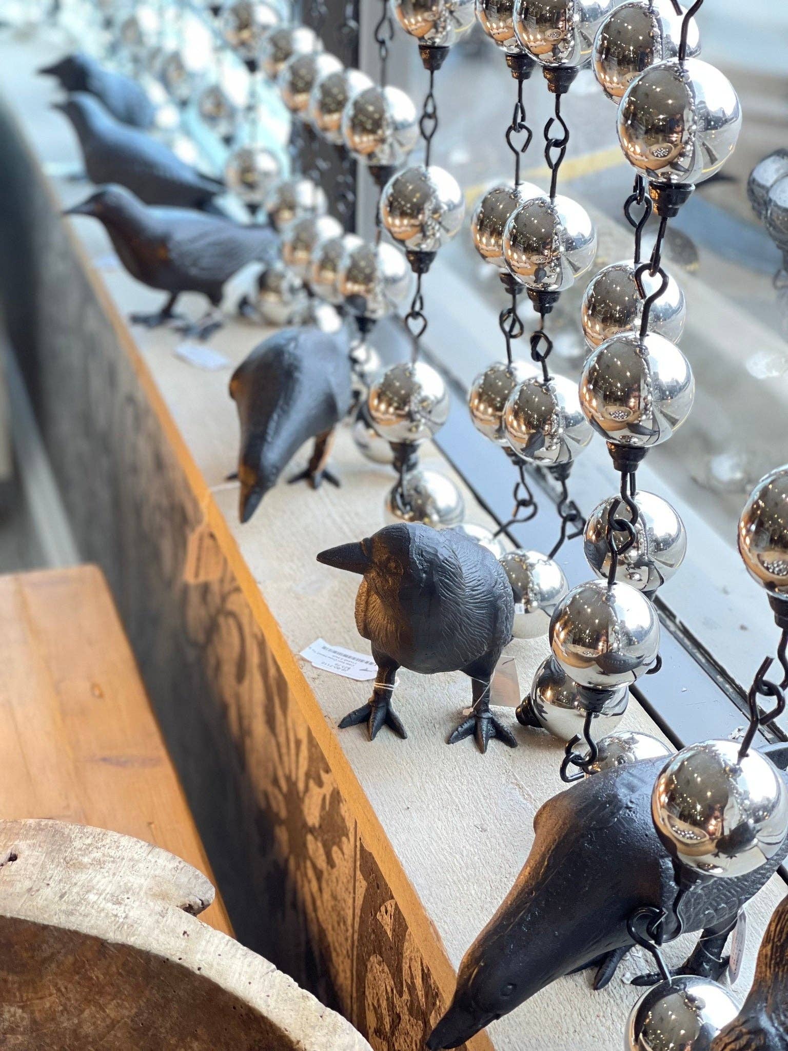 NACH - Wholesale Decorative Figurine - Cast Iron Crow, Head To Side, Black5