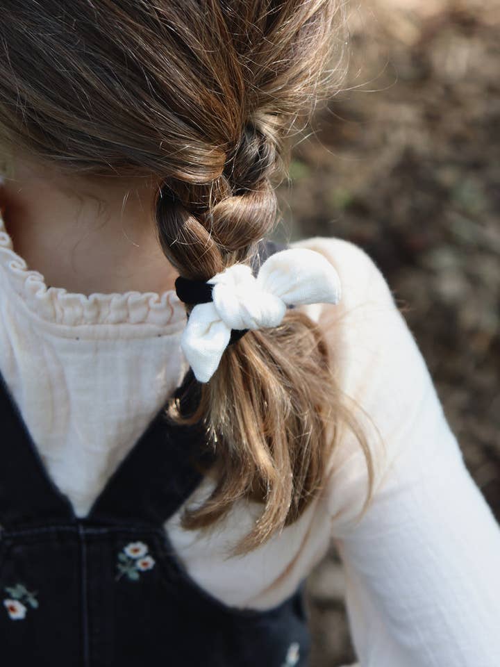 Trio Heidi Girl Olive Flowers for wholesale by Maho