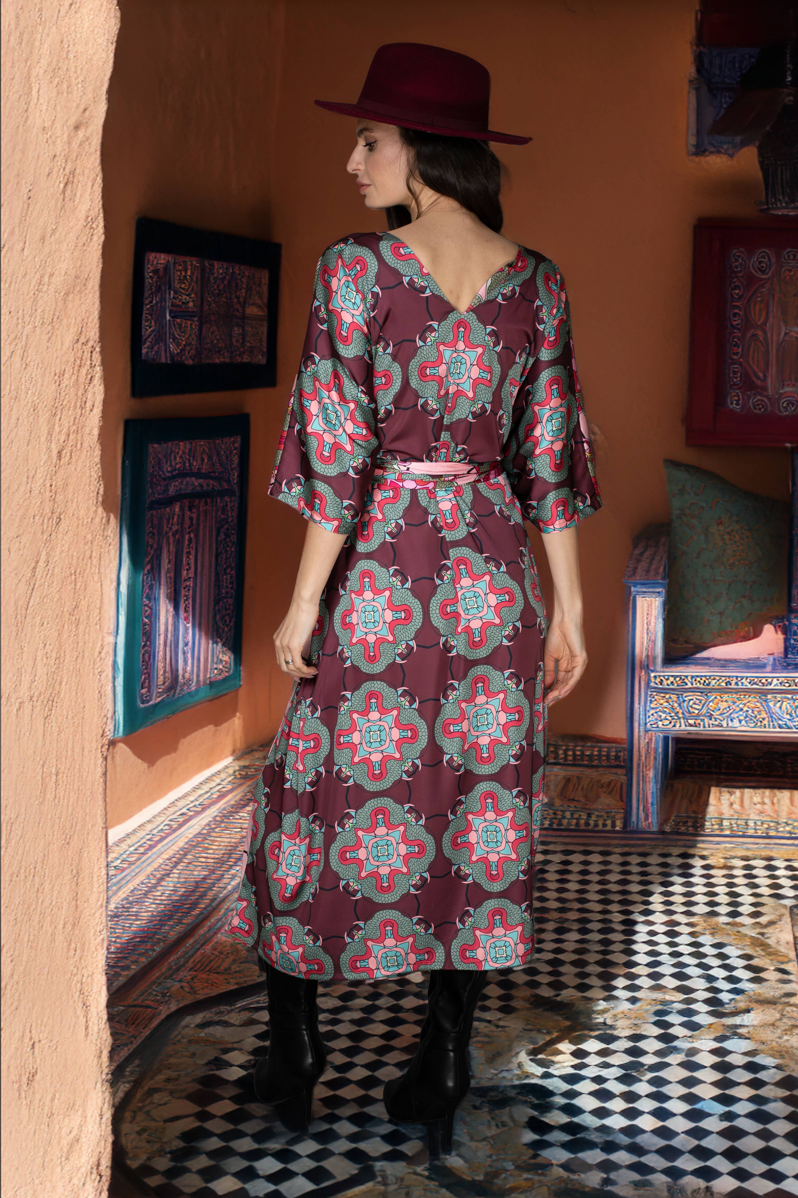 Nuvula – wholesale Kaftan – Women's – Pink Abstract Multicolor Belted V-Neck Kaftan Satin Dress3