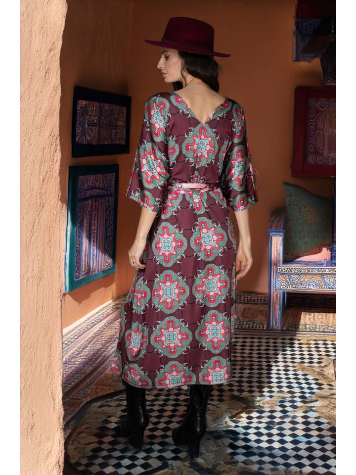 Nuvula - Wholesale Kaftan – Women's - Pink Abstract Multicolor Belted V-Neck Kaftan Satin Dress3