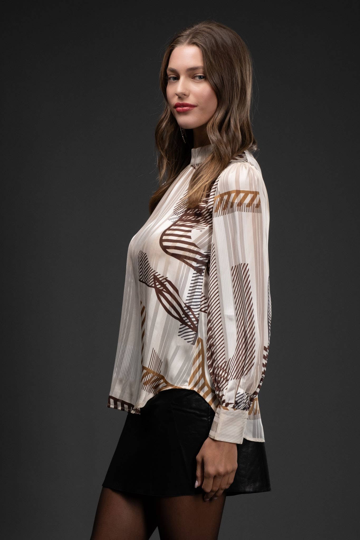 BROWN MULTI ABSTRACT PRINT LONG SLEEVE WOVEN TOP for wholesale on Faire2