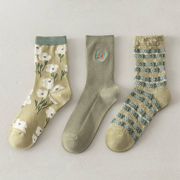ACCITY - Wholesale Socks - Women's - GREEN FLOWER MID-LENGTH SOCKS FOR WOMEN_CWMS1126