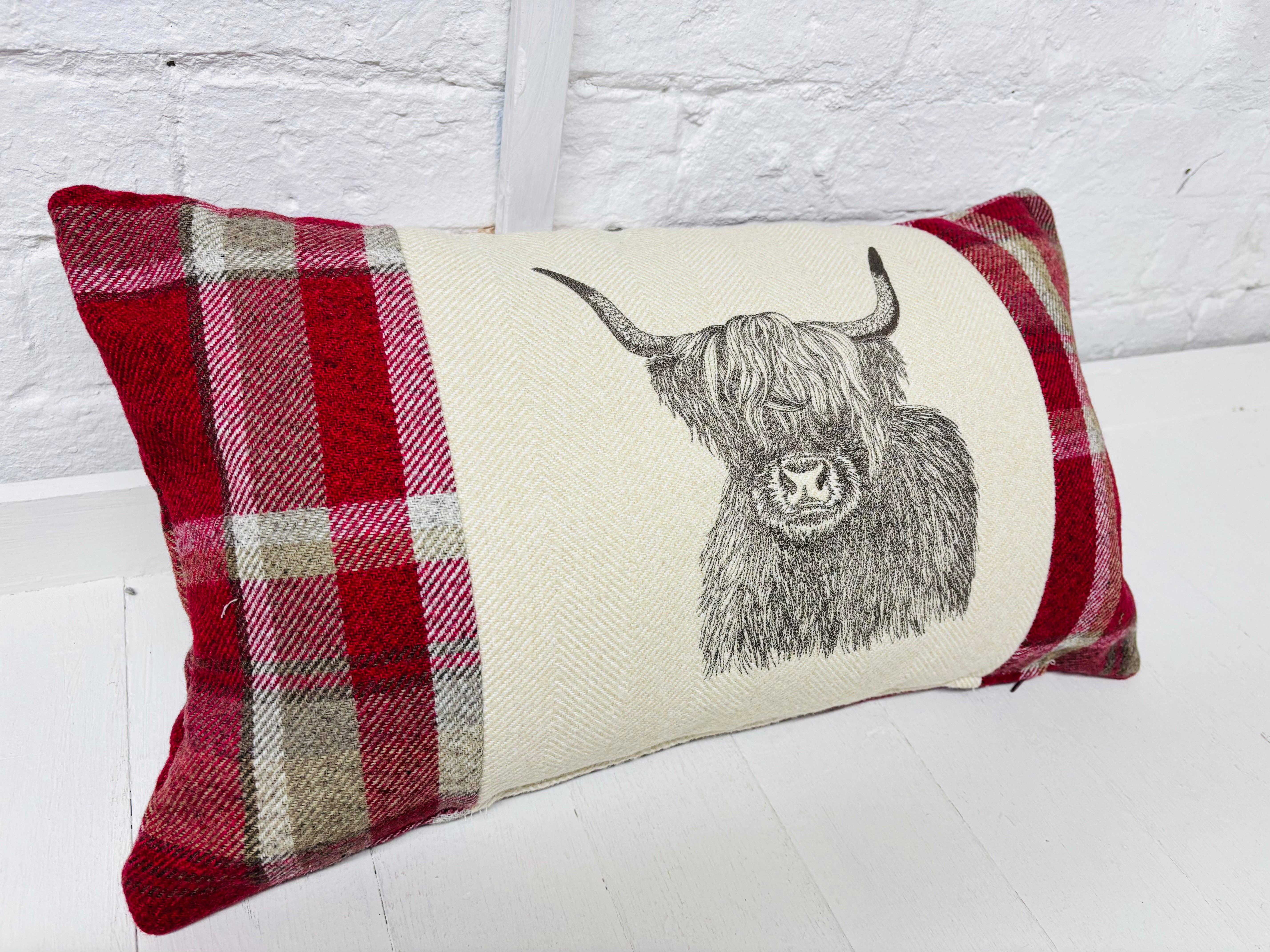 Lizzie Dixon Designs – wholesale Throw/decorative pillow – Highland Cow Cushion-Red Wool Long Cushion1