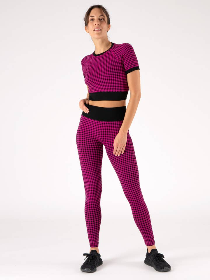 Completo Sportivo Donna in Tessuto Tecnico – Check Crop Top + Leggings Black/Fuchsia | Heart and Sou for wholesale by HEART and SOUL