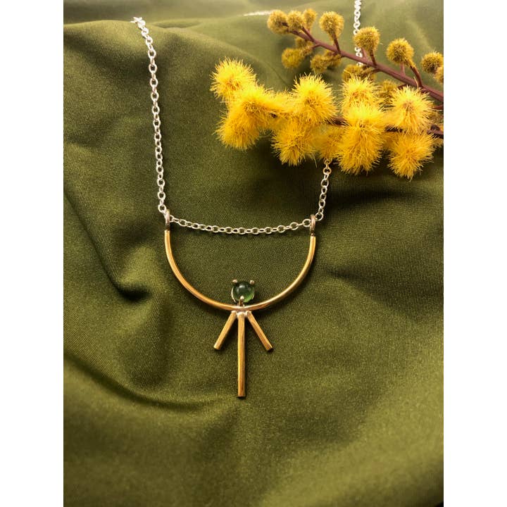 Pendentif en laiton Callisto pour la vente par Ana Aguilar Jewelry