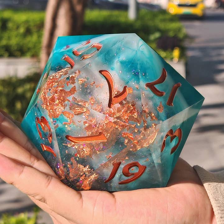 HY00542 Magie Capturée 100mm Chonk D20 - Chute de Nuages pour la vente par Hymgho Premium Dice