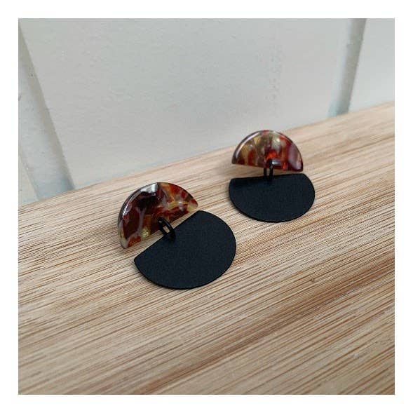 Orecchini – Engroshandel Ørestikkere – Resarco øreringe med resin og metalvedhæng1