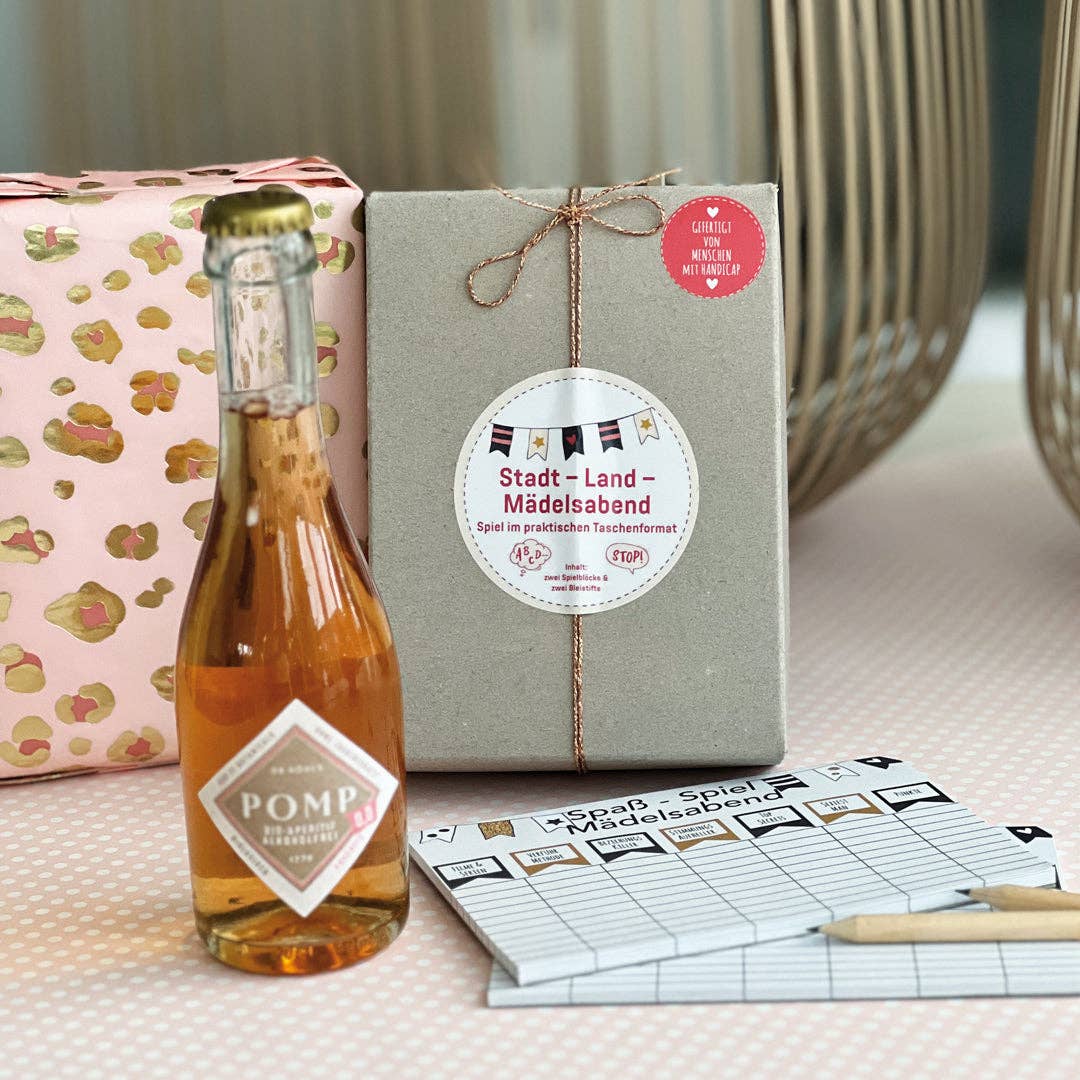 Wunderle GmbH - Wholesale Card Game - City-Country-Girls' Night Game1