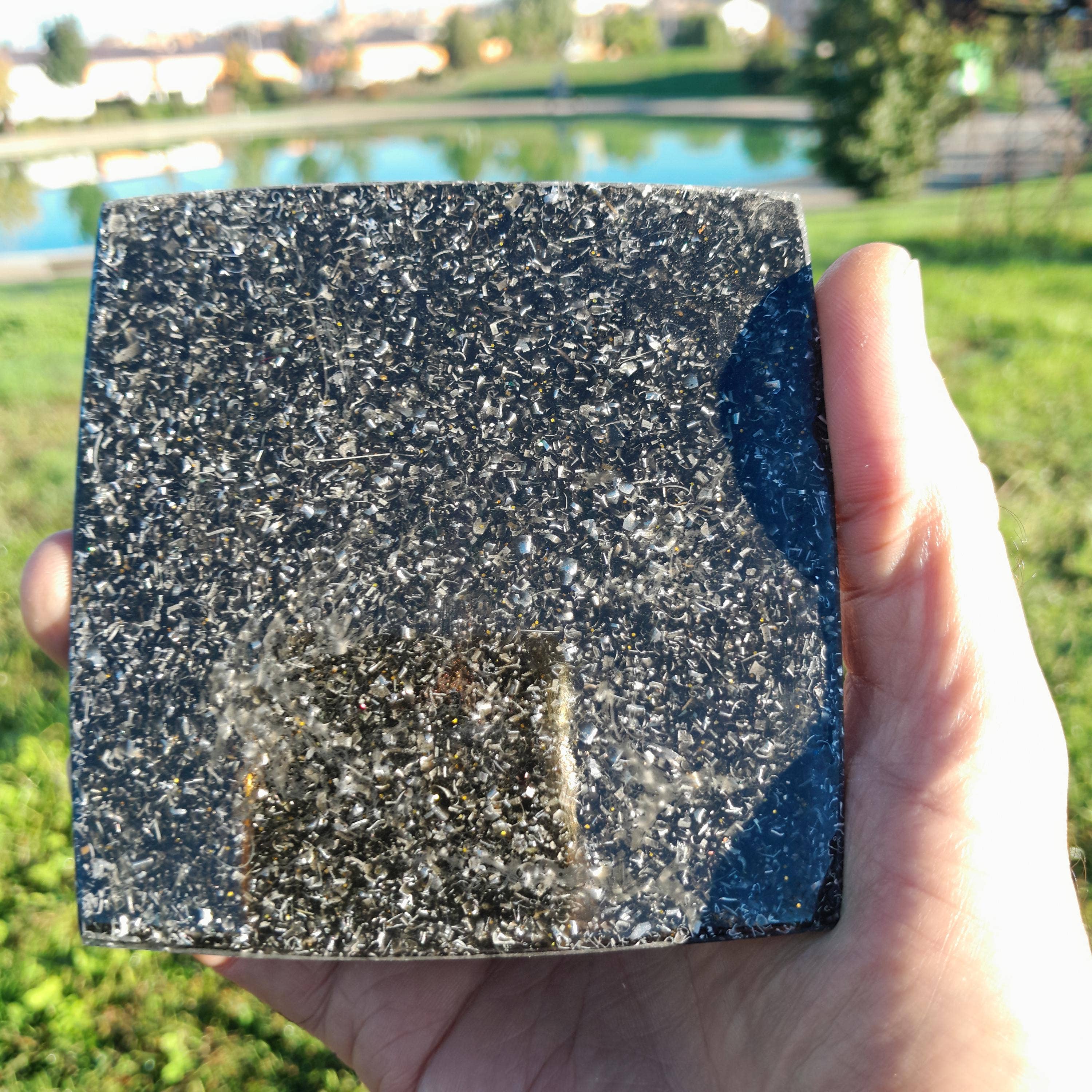 Mundo Orgon - Wholesale Spiritual Stone/Crystal - Orgonite Pyramid Flower of Life with Shungite - 90mm Base5