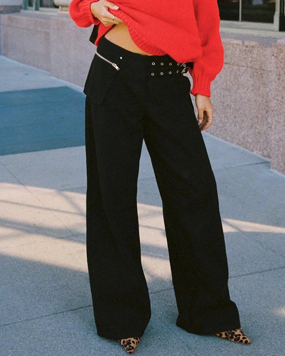 Rosa Clothing - Wholesale Pants - Women's - Street Adjustable Waist Side Pockets Detail Cargo Pants1