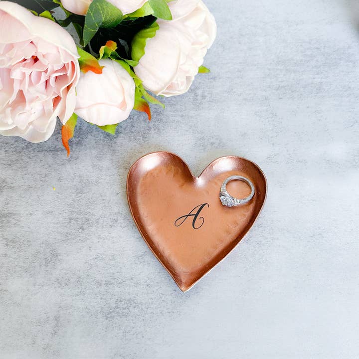 Personlig metalhjerteformet ringskål med kobberfinish for engroshandel hos Woobie Beans Jewelry, Gifts & Apparel