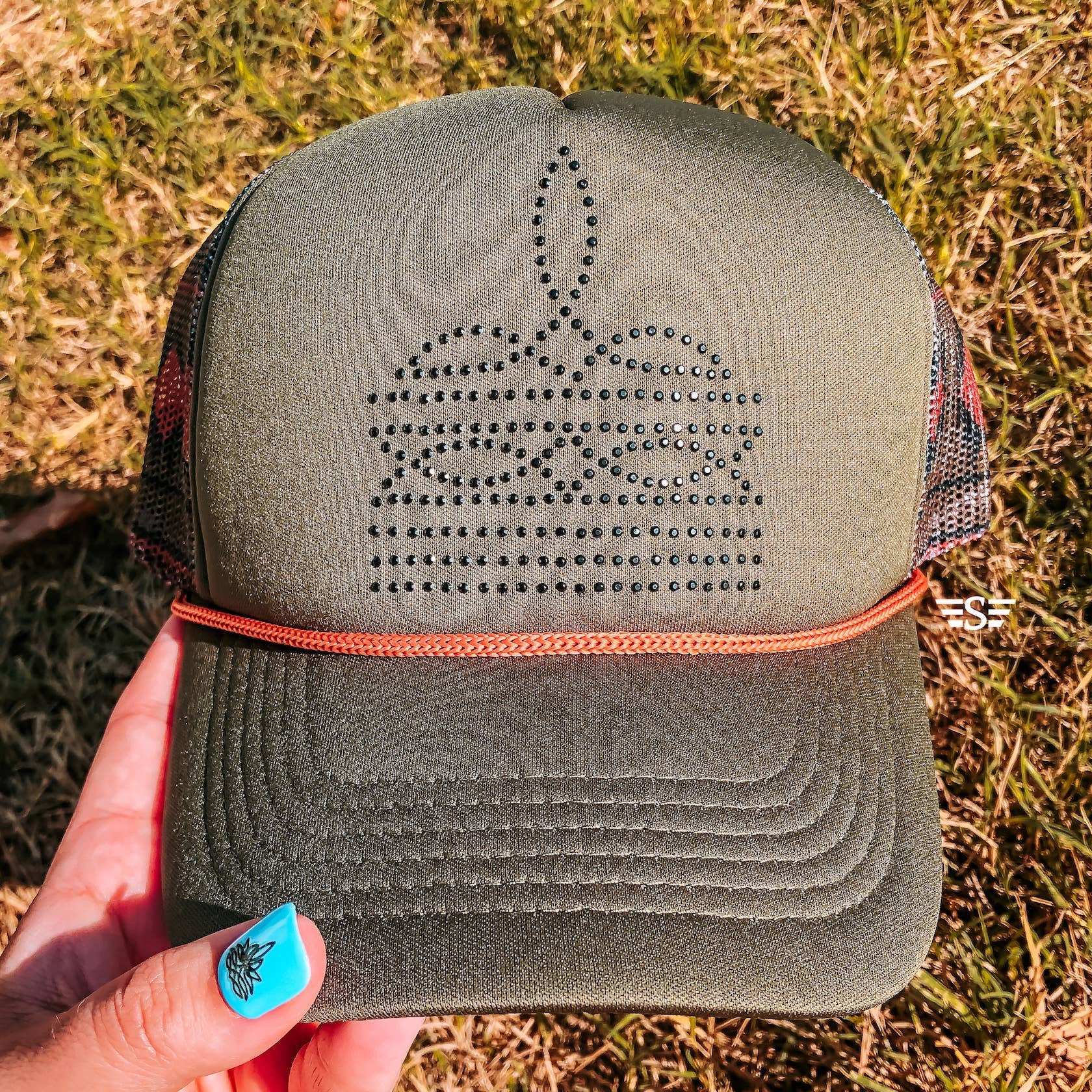 Flying S Company - Venta al por mayor Gorra trucker - Mujer - Gorra Trucker de Malla Estampada con Costura de Bota de Pedrería5