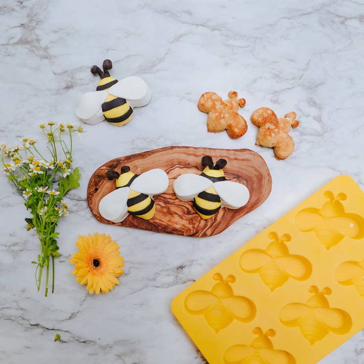 Handstand Kitchen - Wholesale Cupcake/Muffin Pan - Busy Bee Baking Set – Cupcake Mold, Spatula & Cutter3