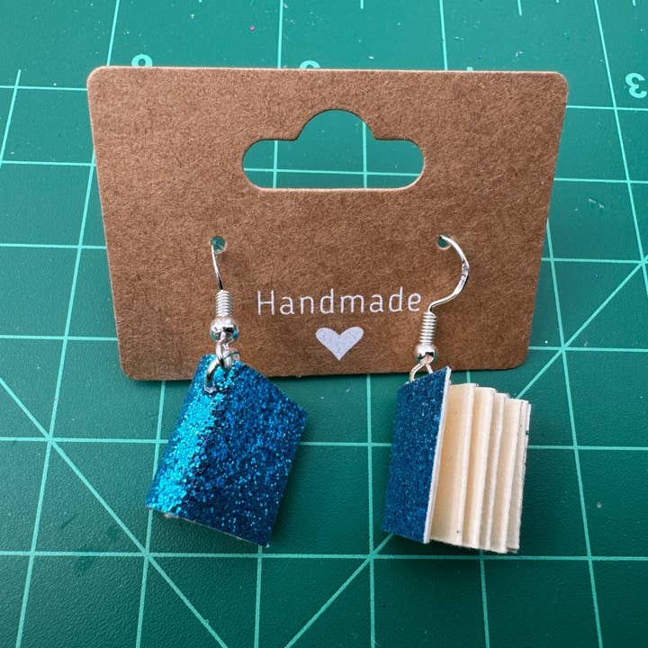 Poetose – Engroshandel Hængeøreringe og creoløreringe – Håndlavede bogøreringe13