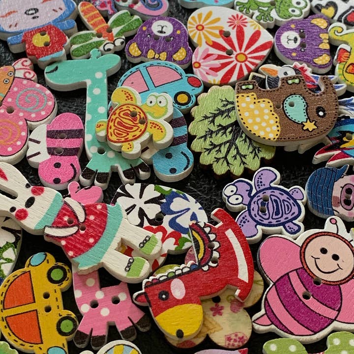 Magnifique Hearts - Wholesale Sewing Button/Snap - Wooden Buttons, 0.6-1.2 Inch, Character Cartoon Buttons, Ass3