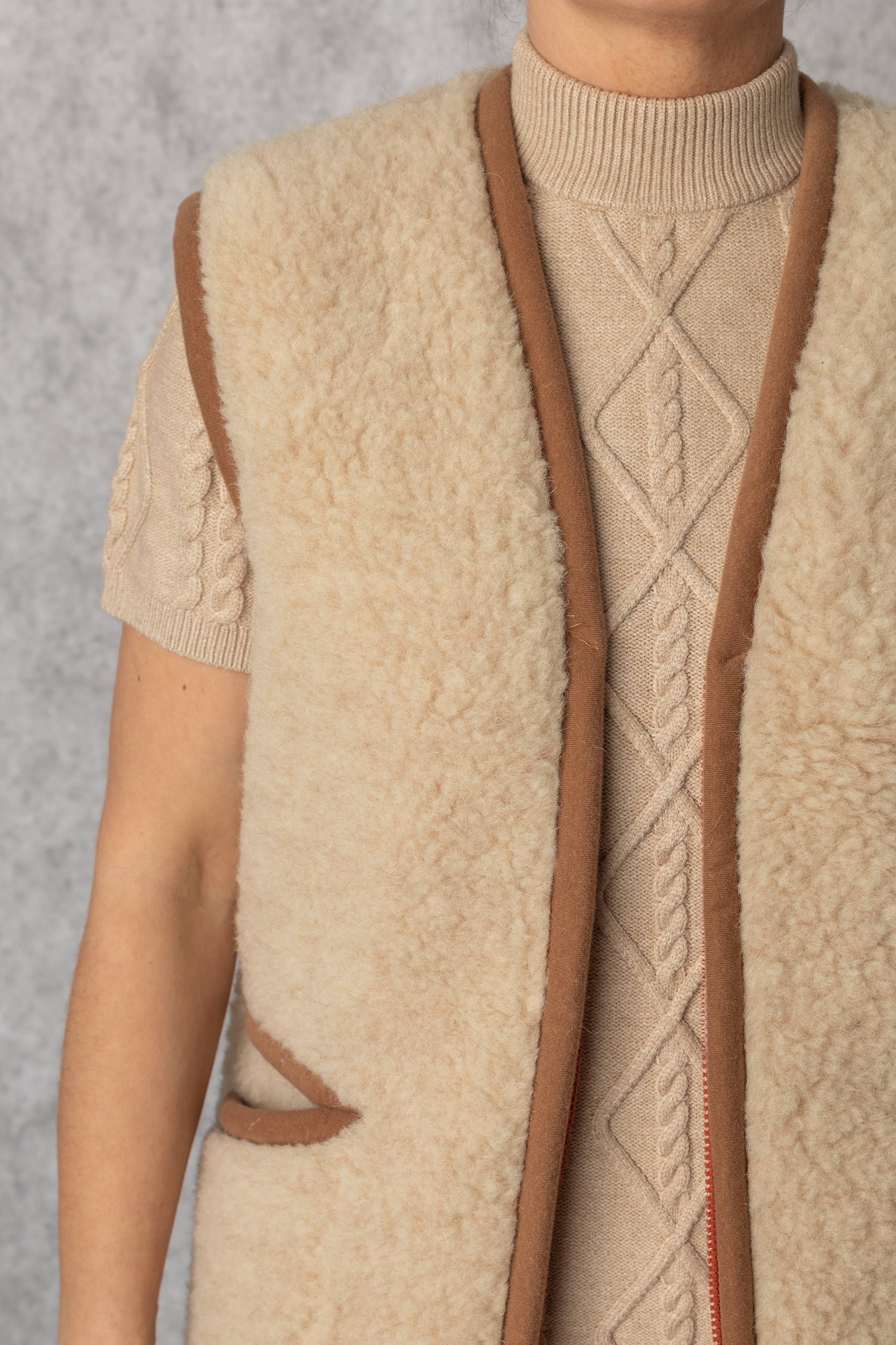 HomieeStudio – wholesale Outerwear Vest - Women’s – Long Beige Wool Gilet2